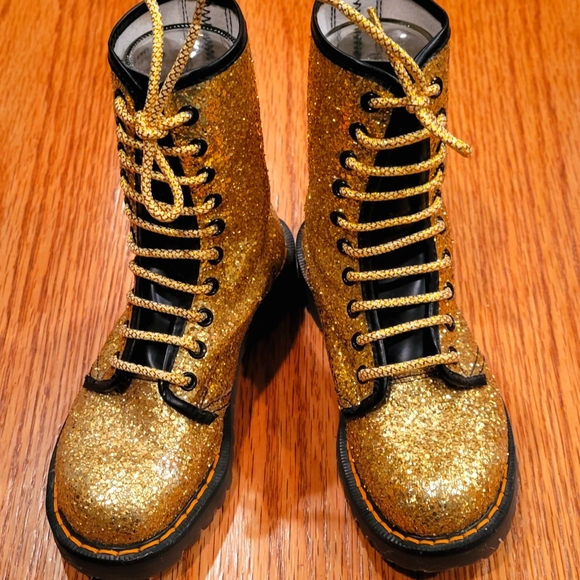 Made in England Doc Marten boot - Picture 2 of 11